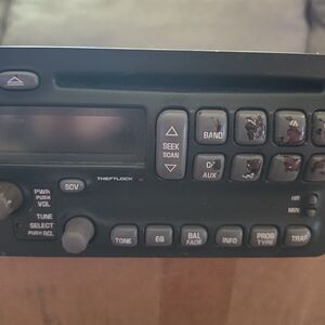Pontiac Aztek 2001-2005  CD Radio